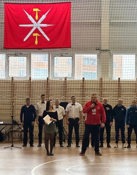 XI    